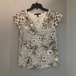 White House Black Market Medium V Neck Short Sleeve Animal Print Floral Shirt